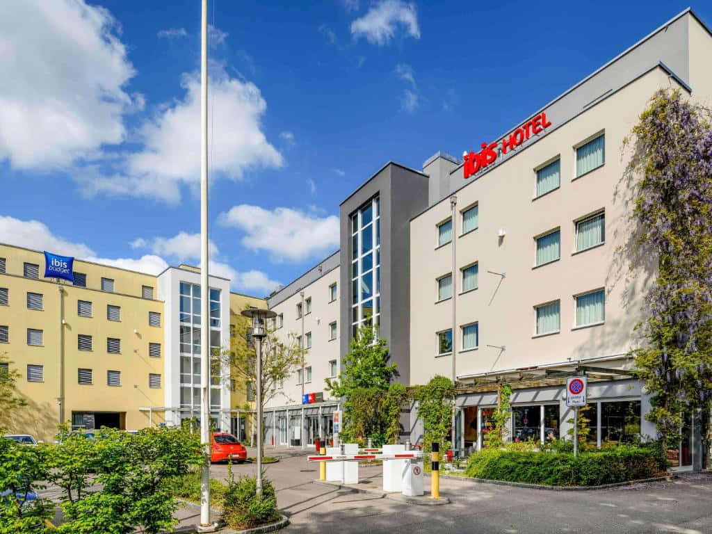 Ibis Hotel Winterthur City Exterior Wallpaper