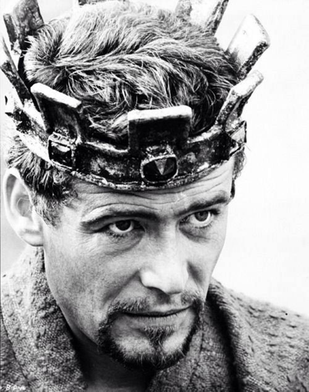 Iconic Actor Peter O'toole Portraying King Henry Ii Wallpaper