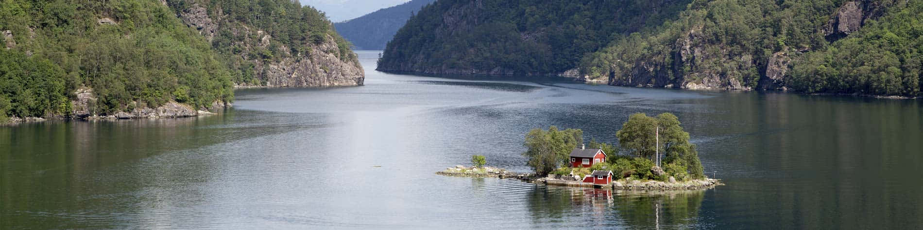 Idyllic Norwegian Island Cabin Wallpaper