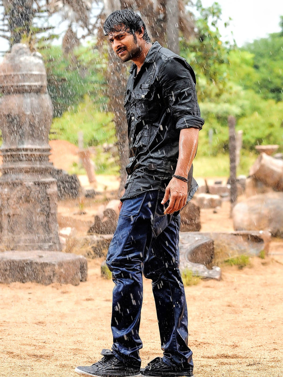 In Rain Prabhas Mirchi Wallpaper