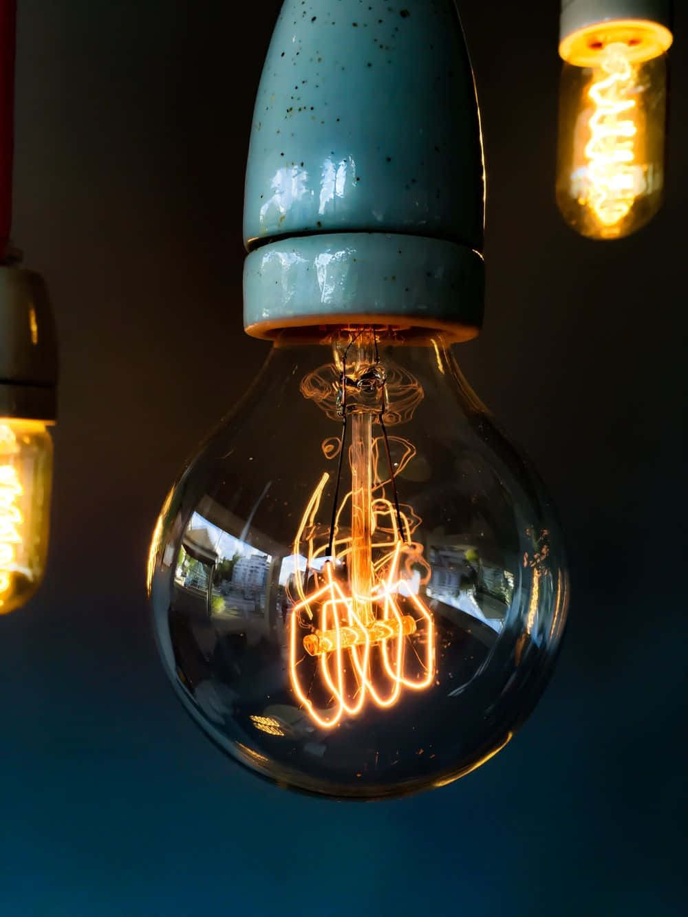 Incandescent Bulb With Led Filament Wallpaper