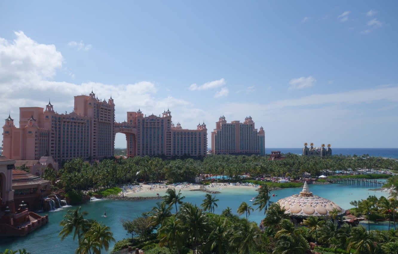 Incredible Side Of The Atlantis Resort Wallpaper