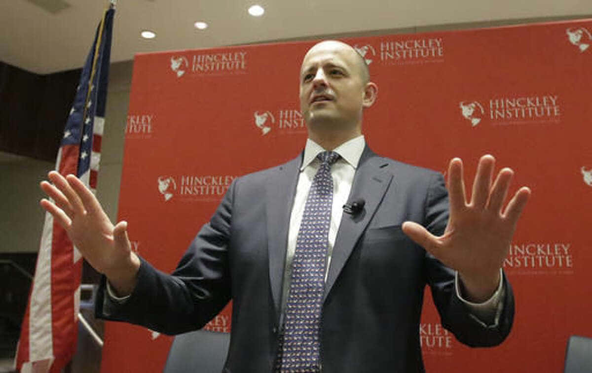 Independent Presidential Candidate Evan Mcmullin Smiles Ahead Of A Speech Wallpaper