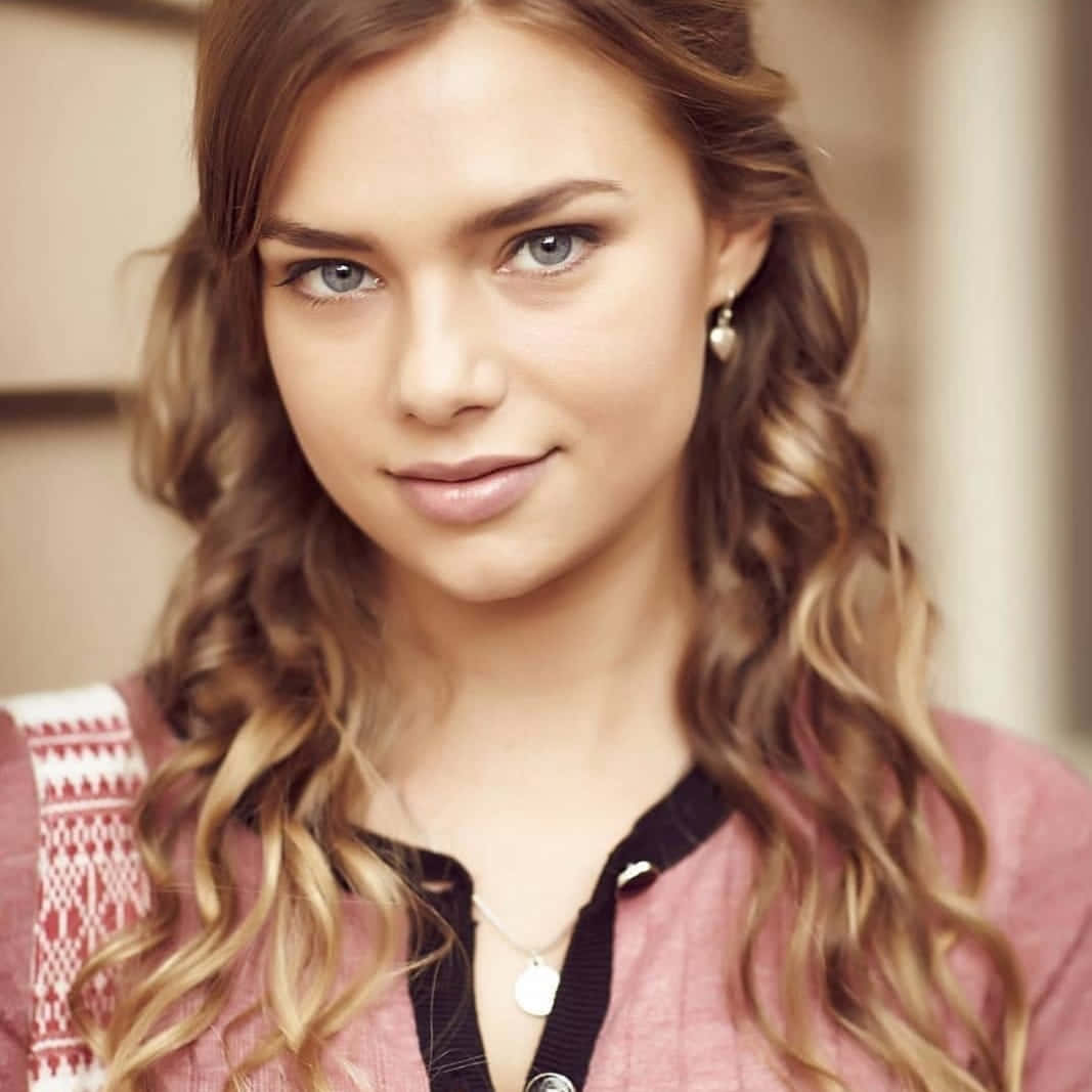 Indiana Evans Casual Portrait Wallpaper