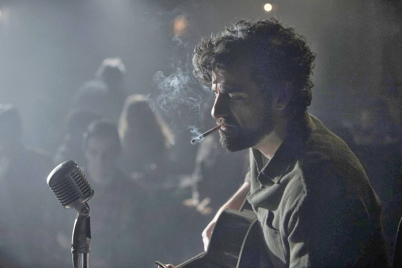 Inside Llewyn Davis Smoking While Performing Wallpaper