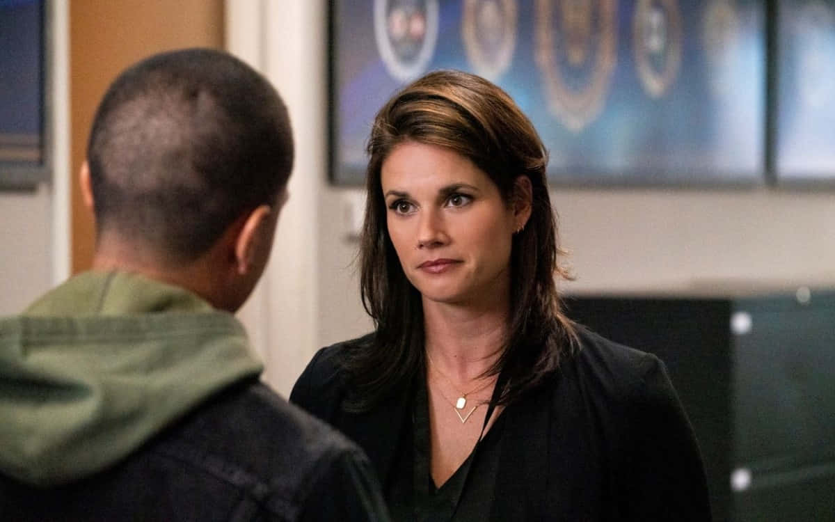 Intense Dialogue Scene Missy Peregrym Wallpaper