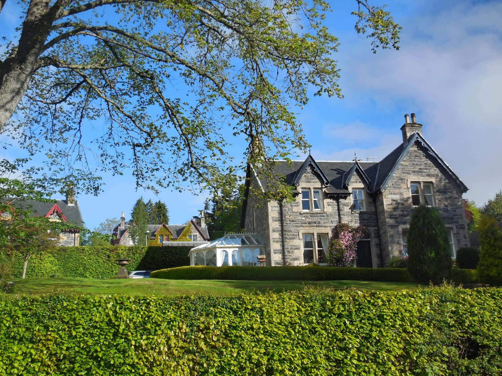 Inverness Scotland Idyllic Residence Wallpaper