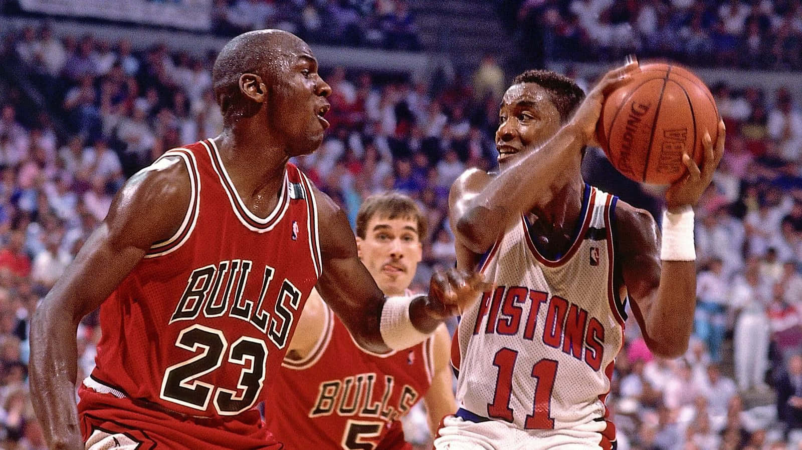 Isiah Thomas And Michael Jordan 1989 Nba Playoffs Wallpaper