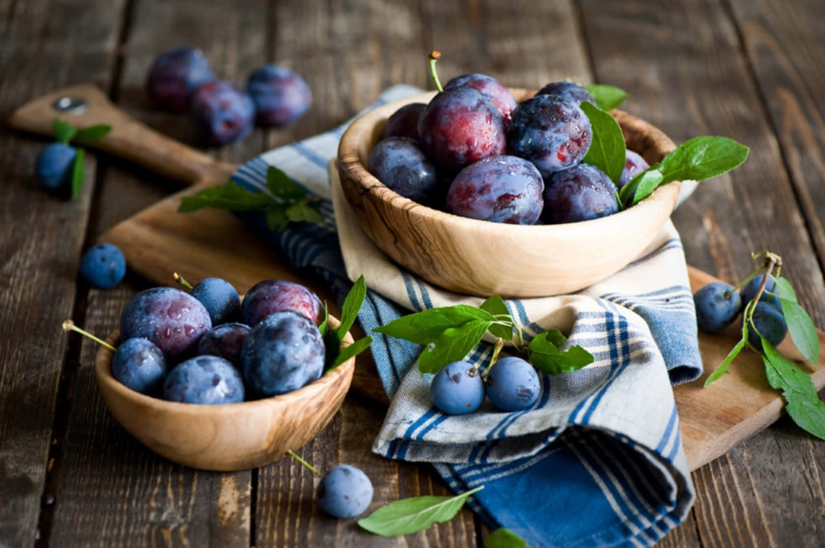 Italian Prune Plums And Blackberries Sweet Symphony Wallpaper