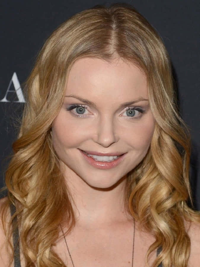 Izabella Miko - Stunning Portrait Wallpaper