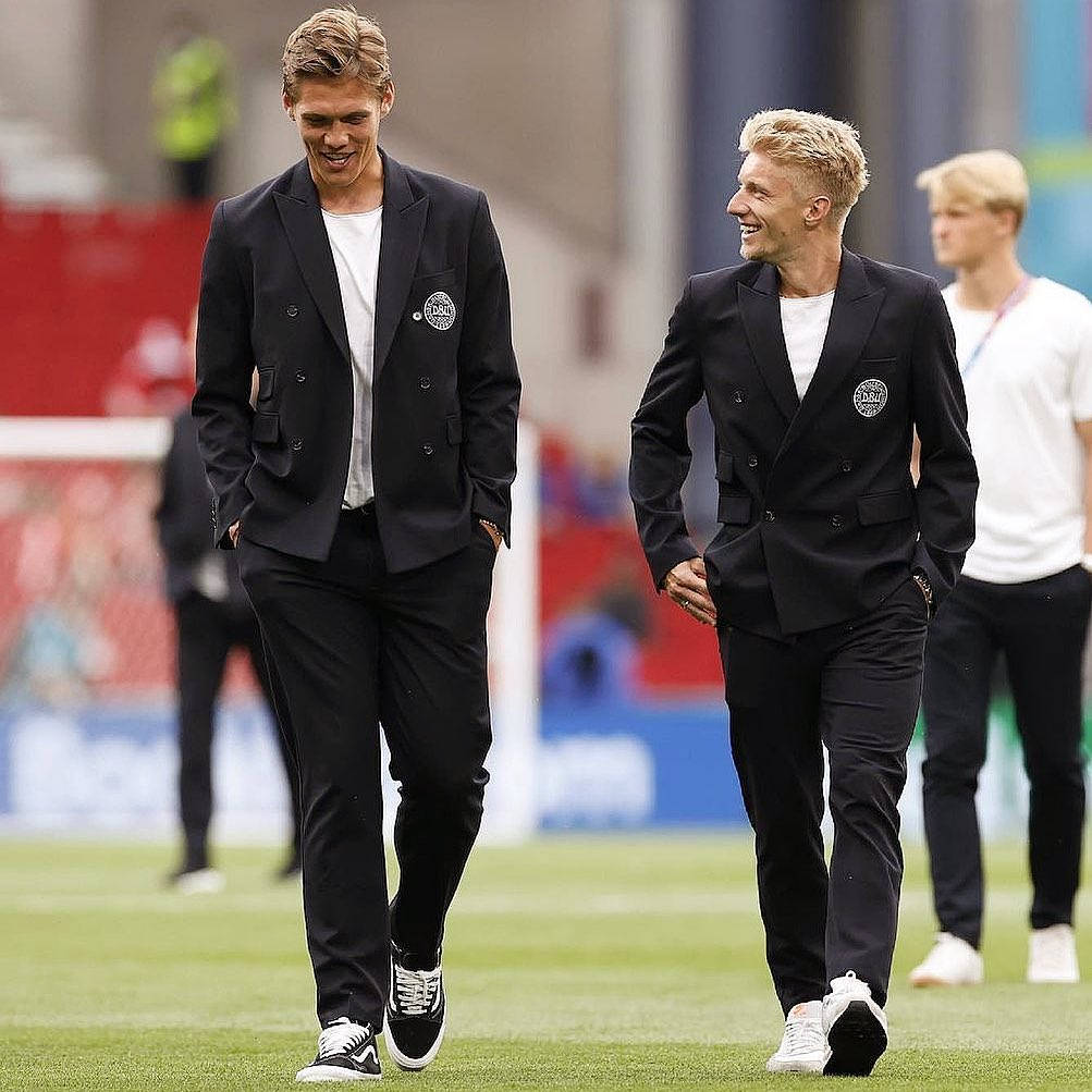 Jannik Vestergaard Walking With Teammate Wallpaper