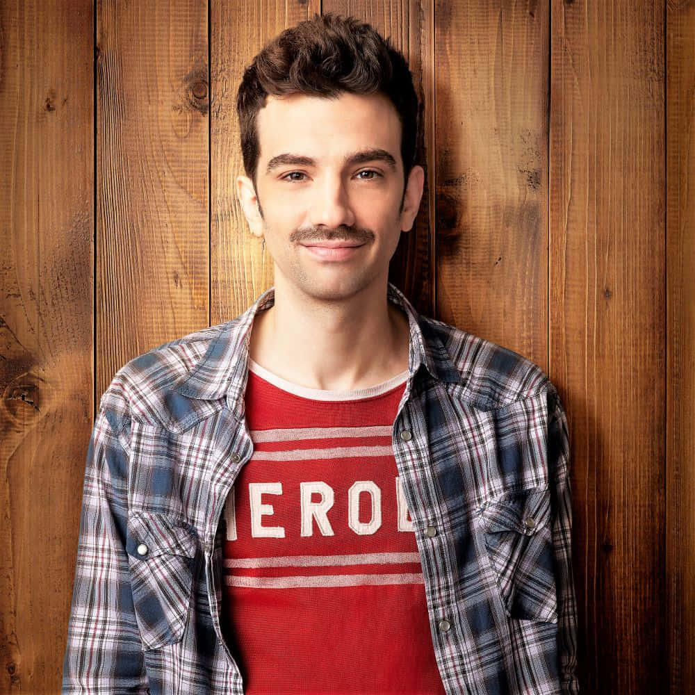 Jay Baruchel 1000 X 1000 Wallpaper