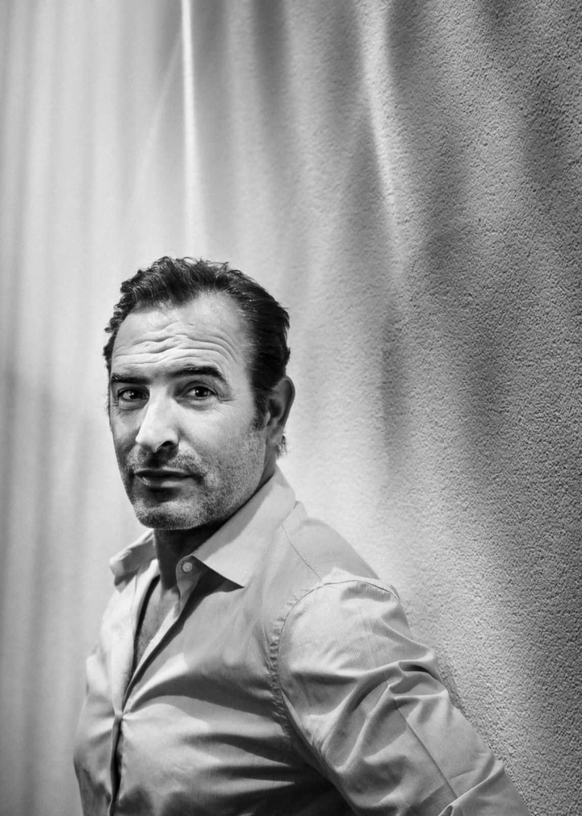 Jean Dujardin 1143 X 1600 Wallpaper