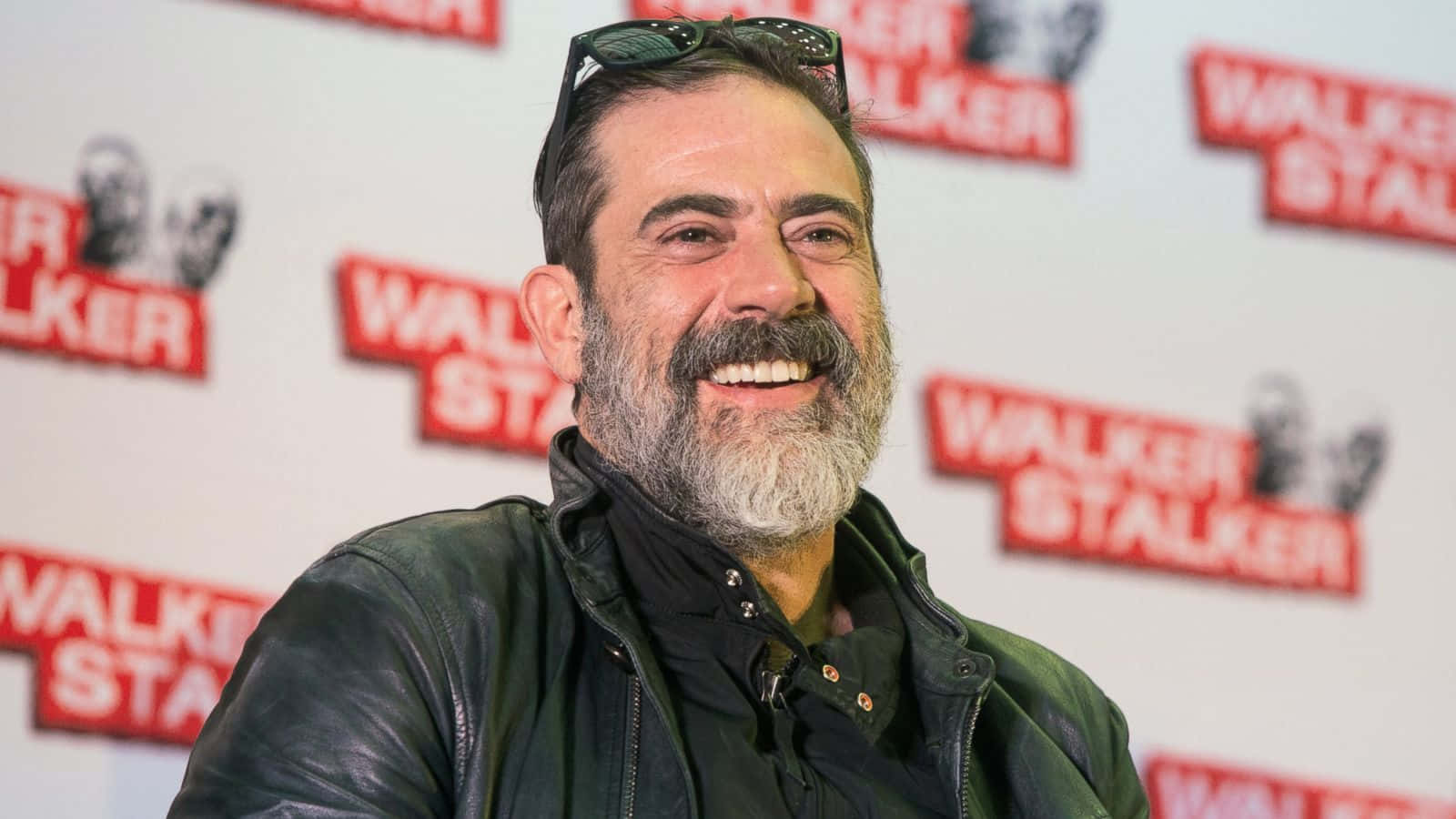 Jeffrey Dean Morgan 1600 X 900 Wallpaper