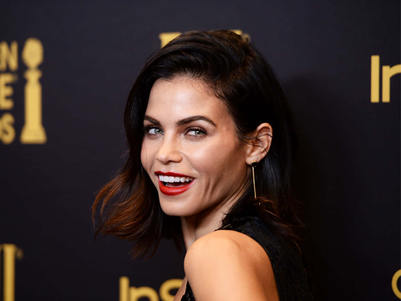 Jenna Dewan Red Lipstick Smile Event Wallpaper