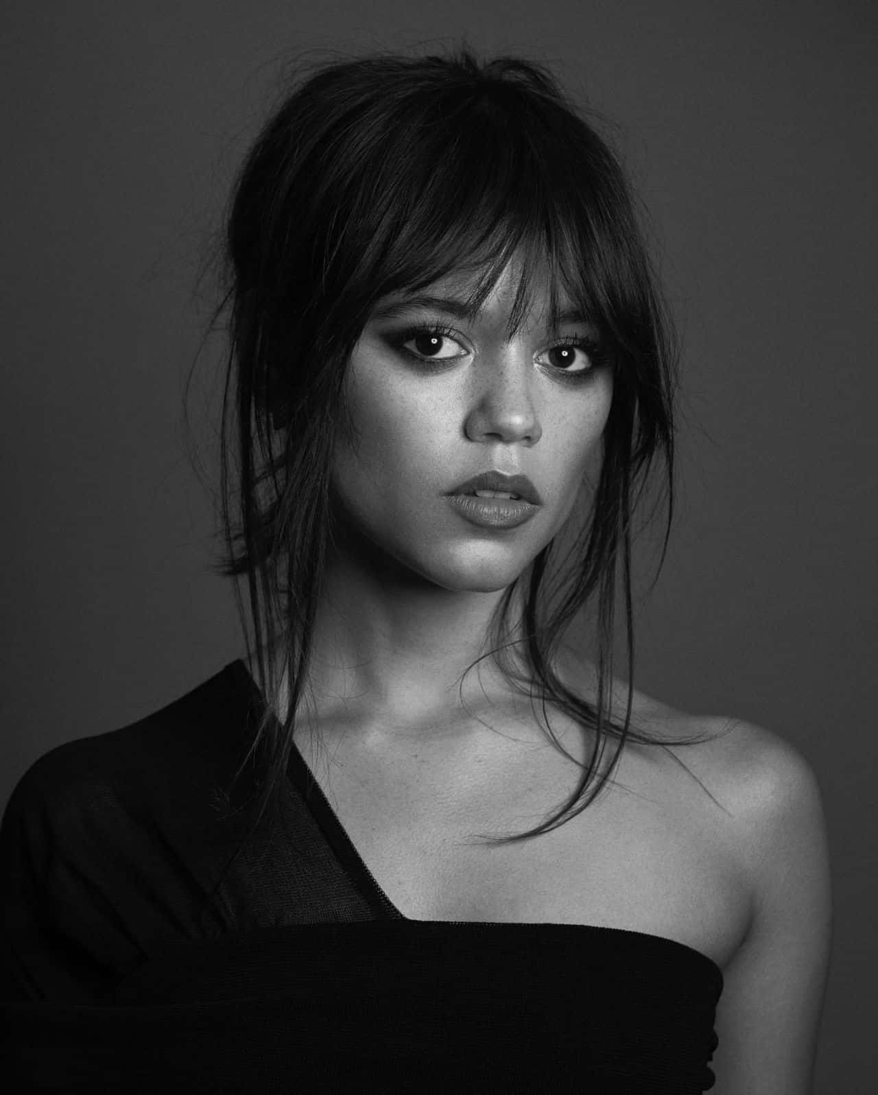 Jenna Ortega Blackand White Portrait Wallpaper