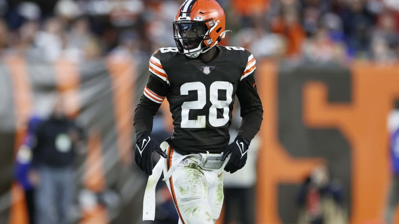 Jeremiah Owusu Koramoah Cleveland Browns Action Wallpaper