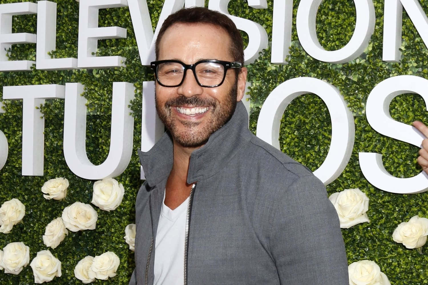 Jeremy Piven 1500 X 1000 Wallpaper