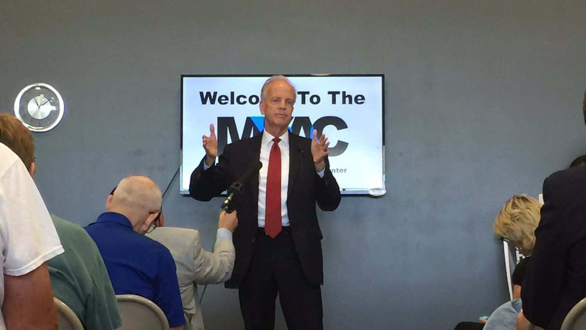 Jerry Moran Addressing A Crowd Wallpaper