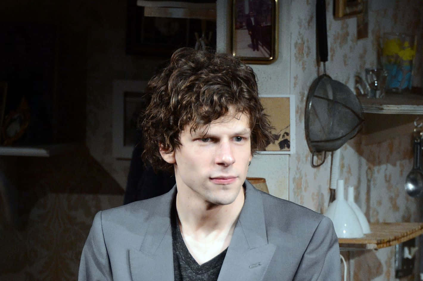 Jesse Eisenberg 1420 X 946 Wallpaper