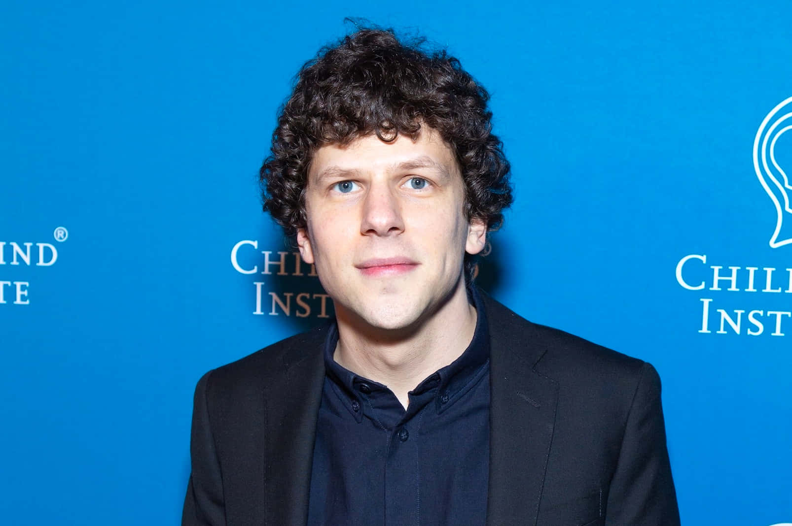 Jesse Eisenberg 1606 X 1068 Wallpaper