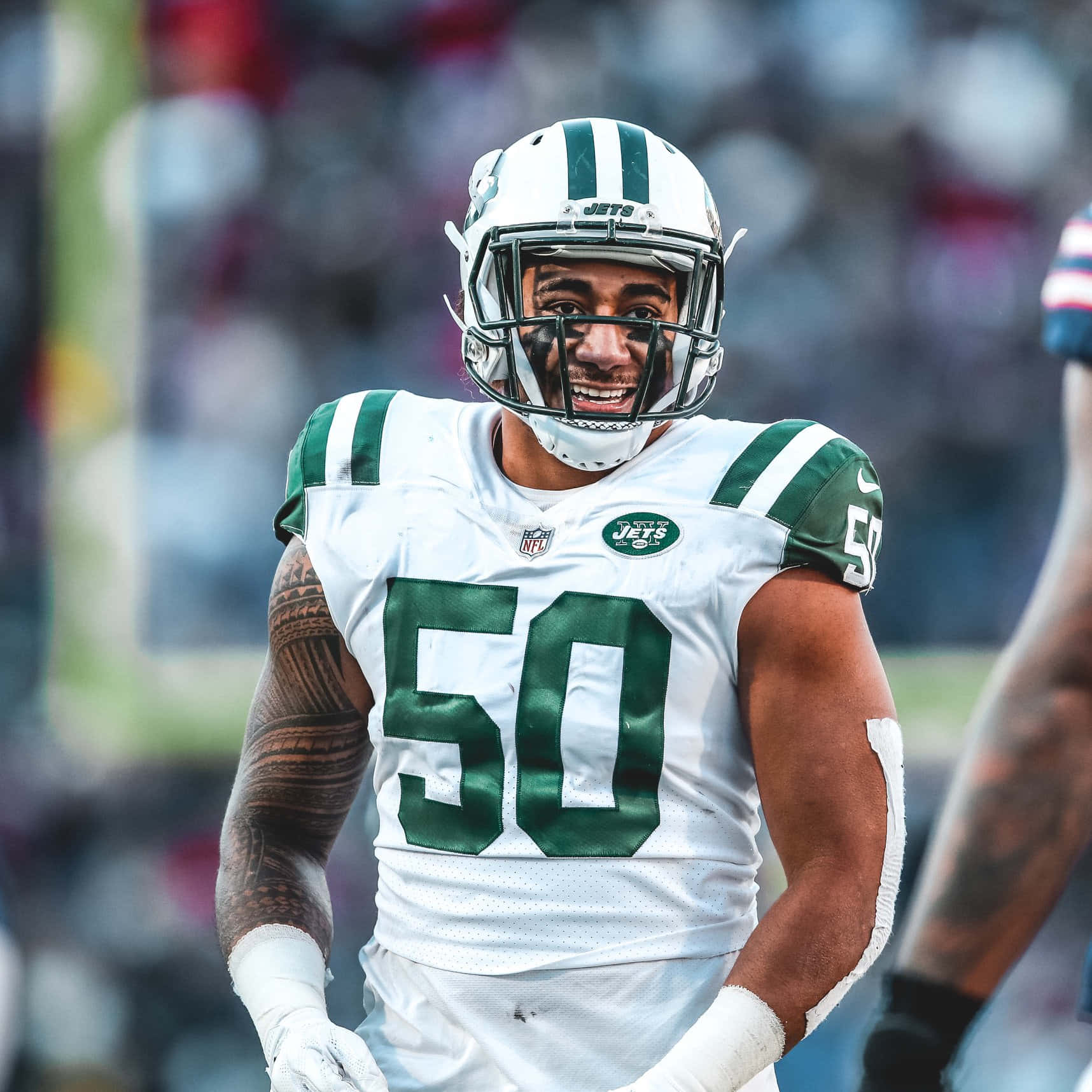 Jets Linebacker Frankie Luvu50 On Field Wallpaper