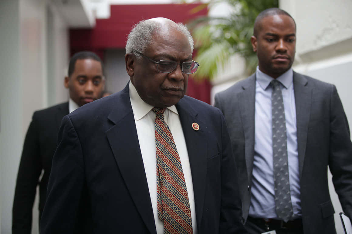 Jim Clyburn Accompanied By Security Wallpaper