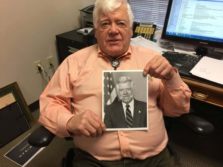 Jim Mcdermott Shows His Photo Wallpaper