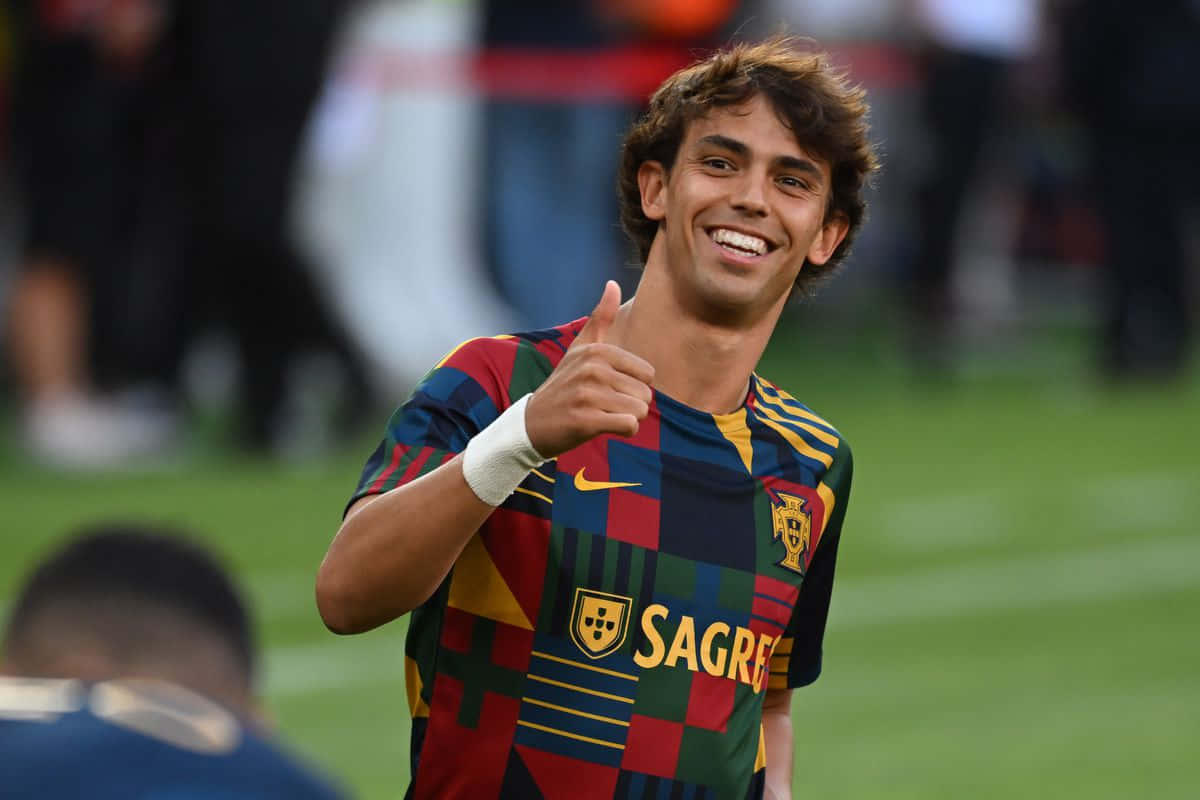 Joao Felix Thumbs Upin Striped Kit Wallpaper