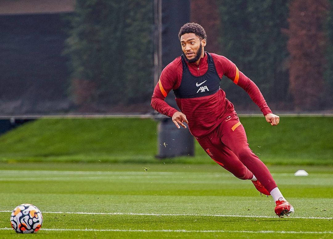 Joe Gomez Running After Ball Wallpaper