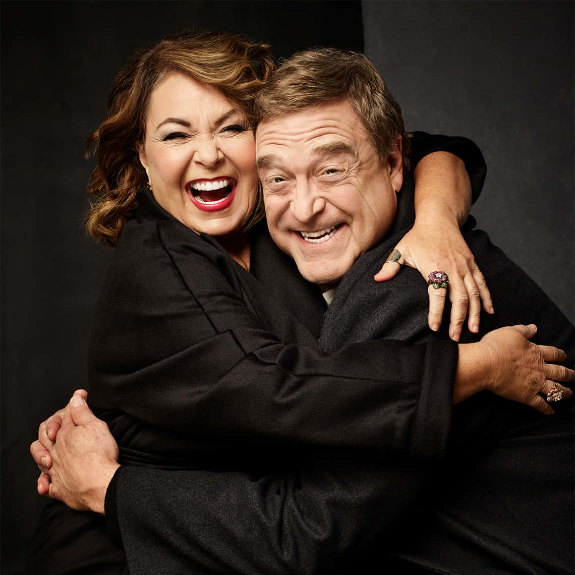 John Goodman Smiling In Photoshoot Wallpaper