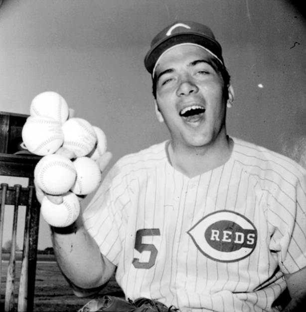 Johnny Bench With Baseballs Wallpaper