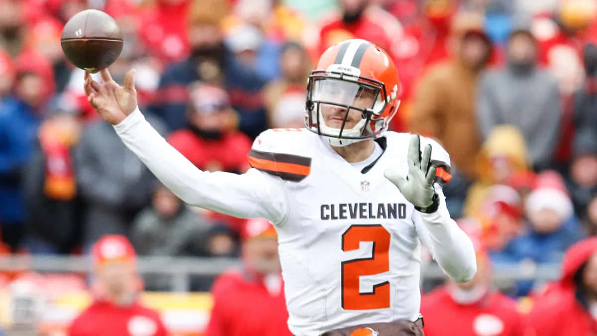 Johnny Manziel Cleveland Browns Quarterback Action Wallpaper