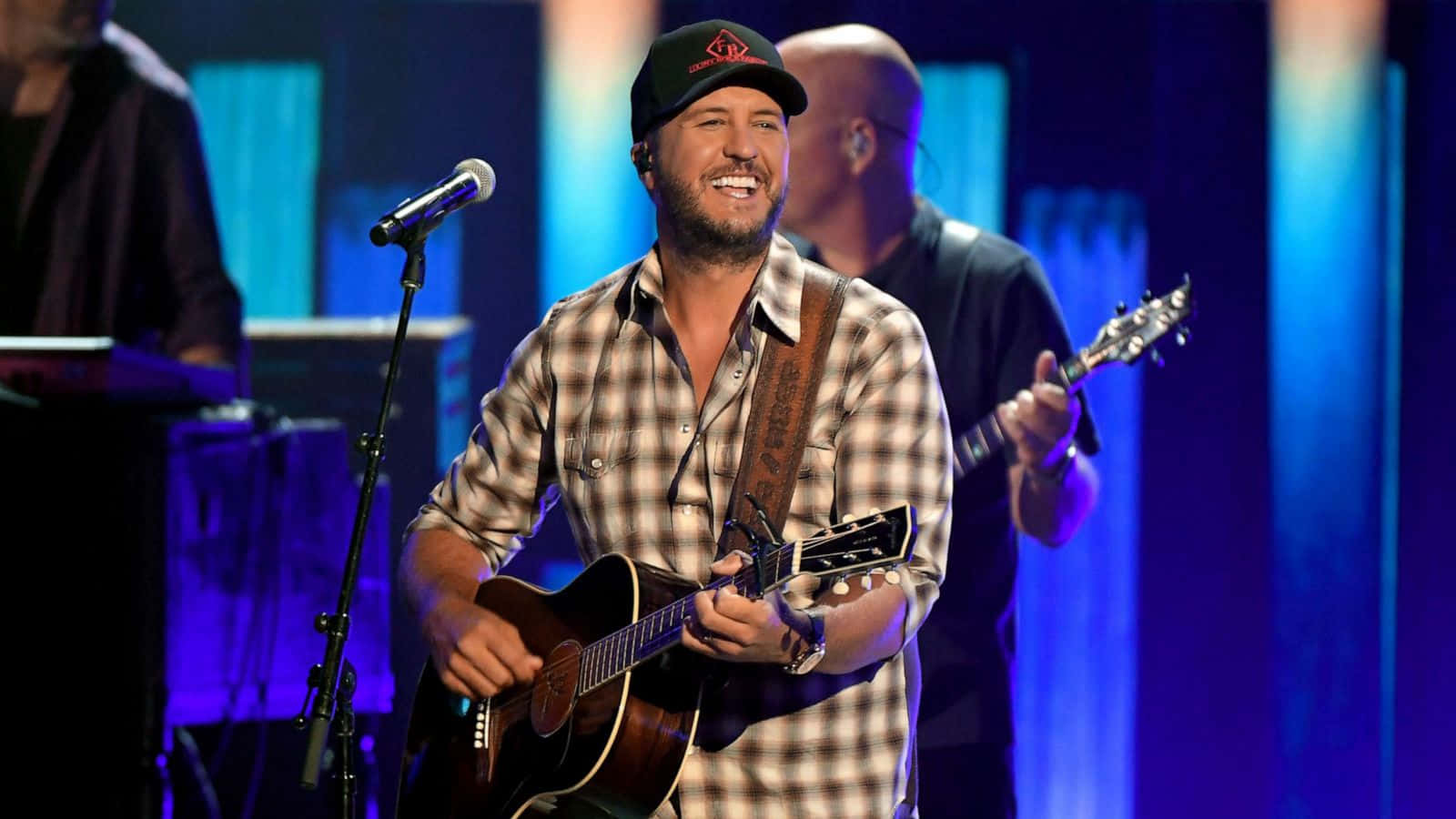 Join Luke Bryan At His Next Show Wallpaper