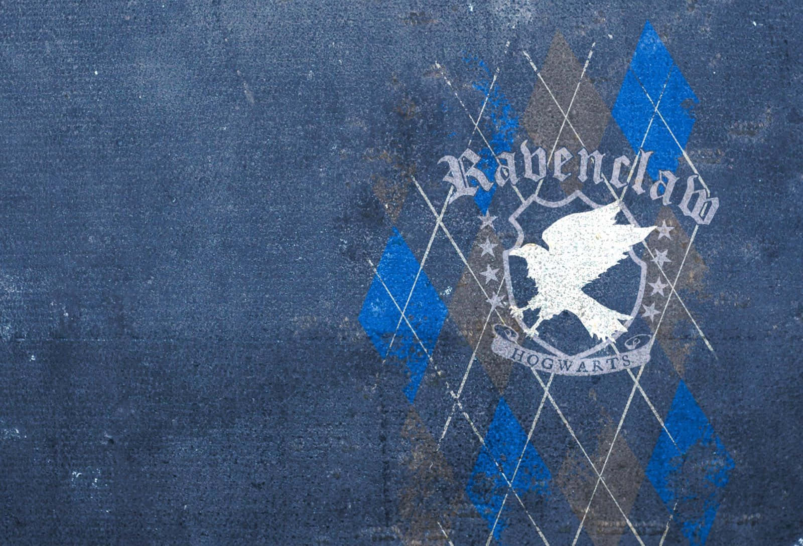 Join The Ravenclaw House And Show Off Your Wit And Learning! Wallpaper