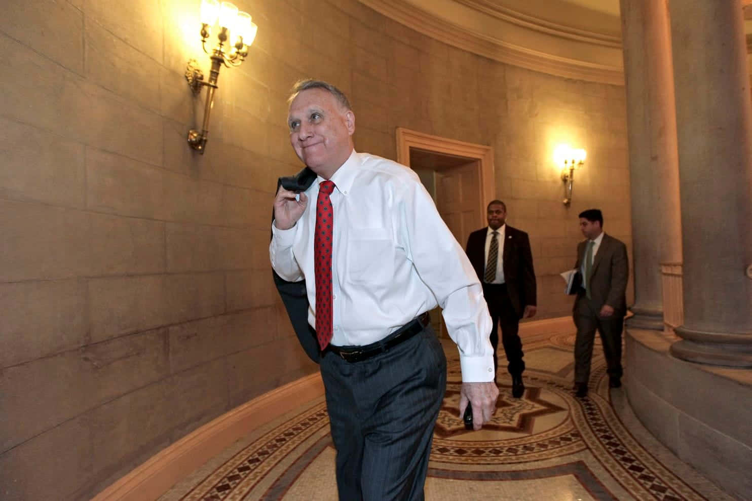 Jon Kyl Leaving The Capitol Wallpaper