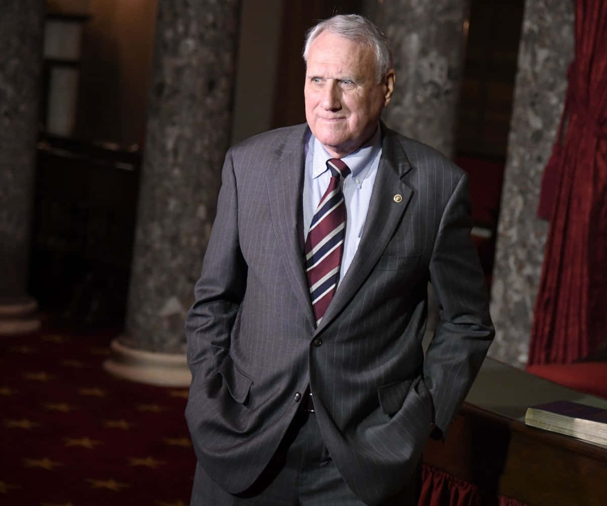 Jon Kyl Wearing Gray Suit Wallpaper