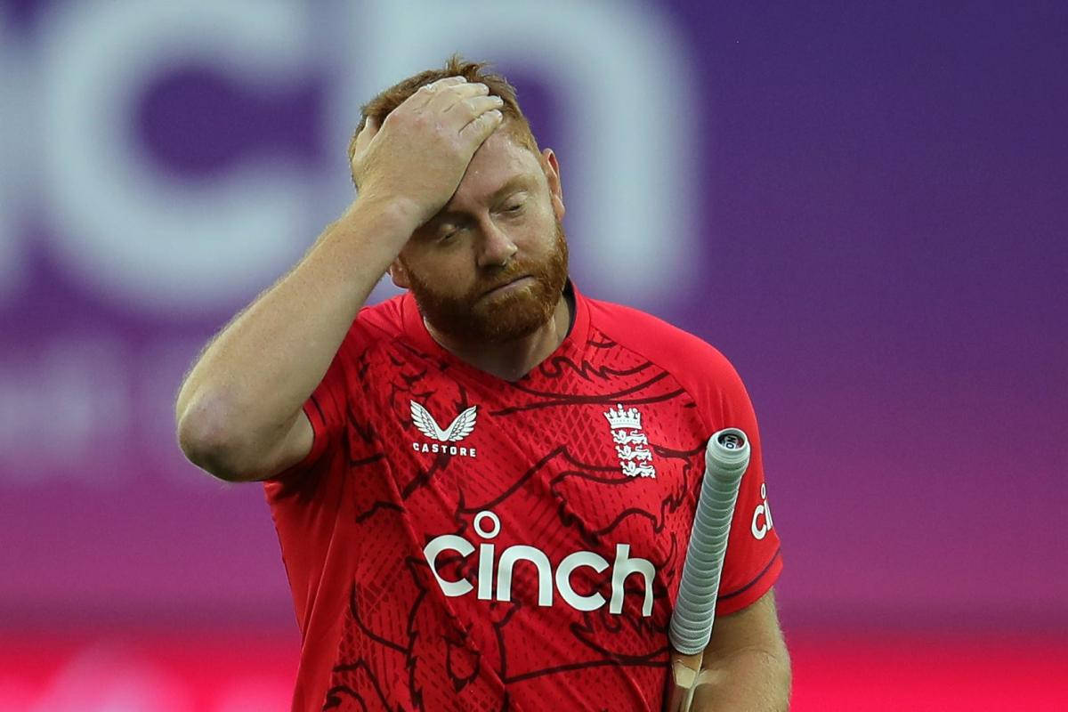 Jonny Bairstow Headache Pose Wallpaper