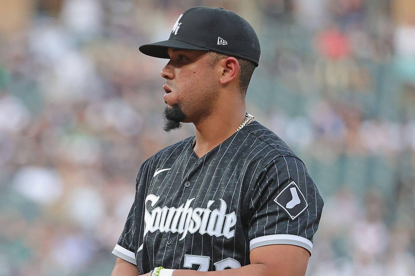 Jose Abreu Looks At The Crowd Wallpaper