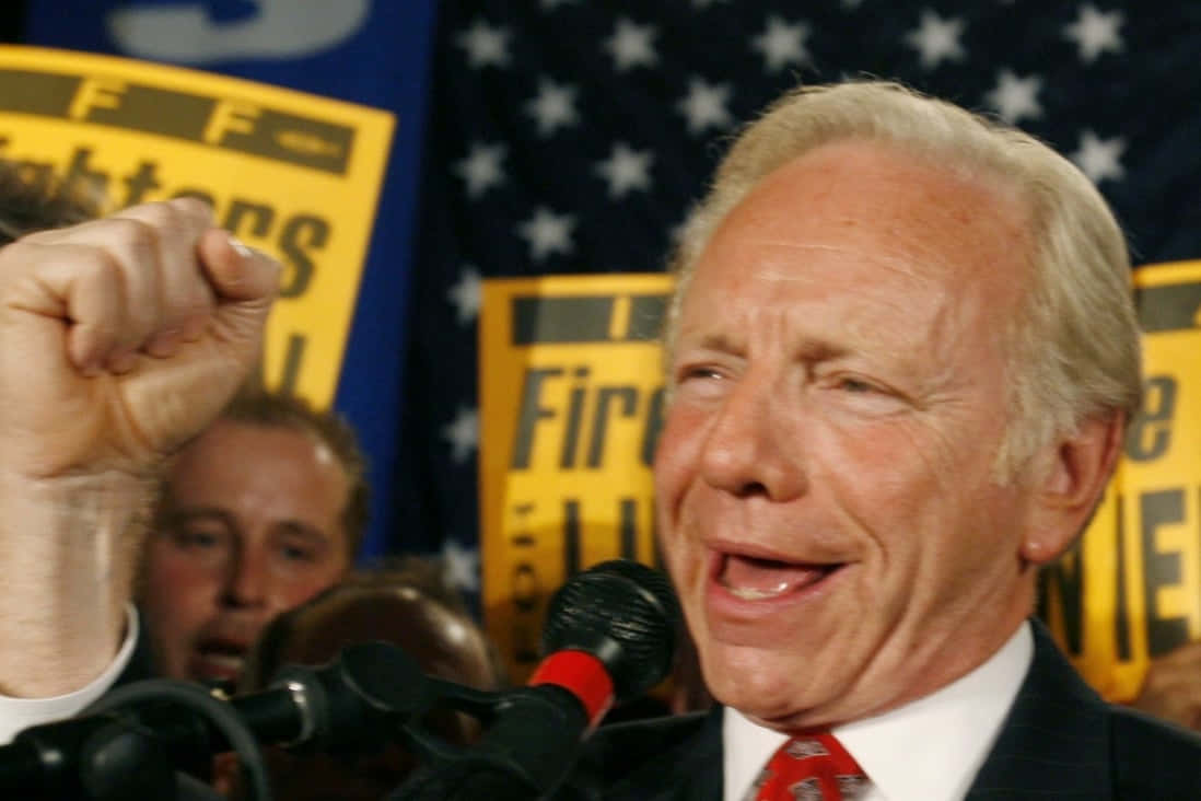 Joseph Lieberman Delivering A Powerful Speech. Wallpaper