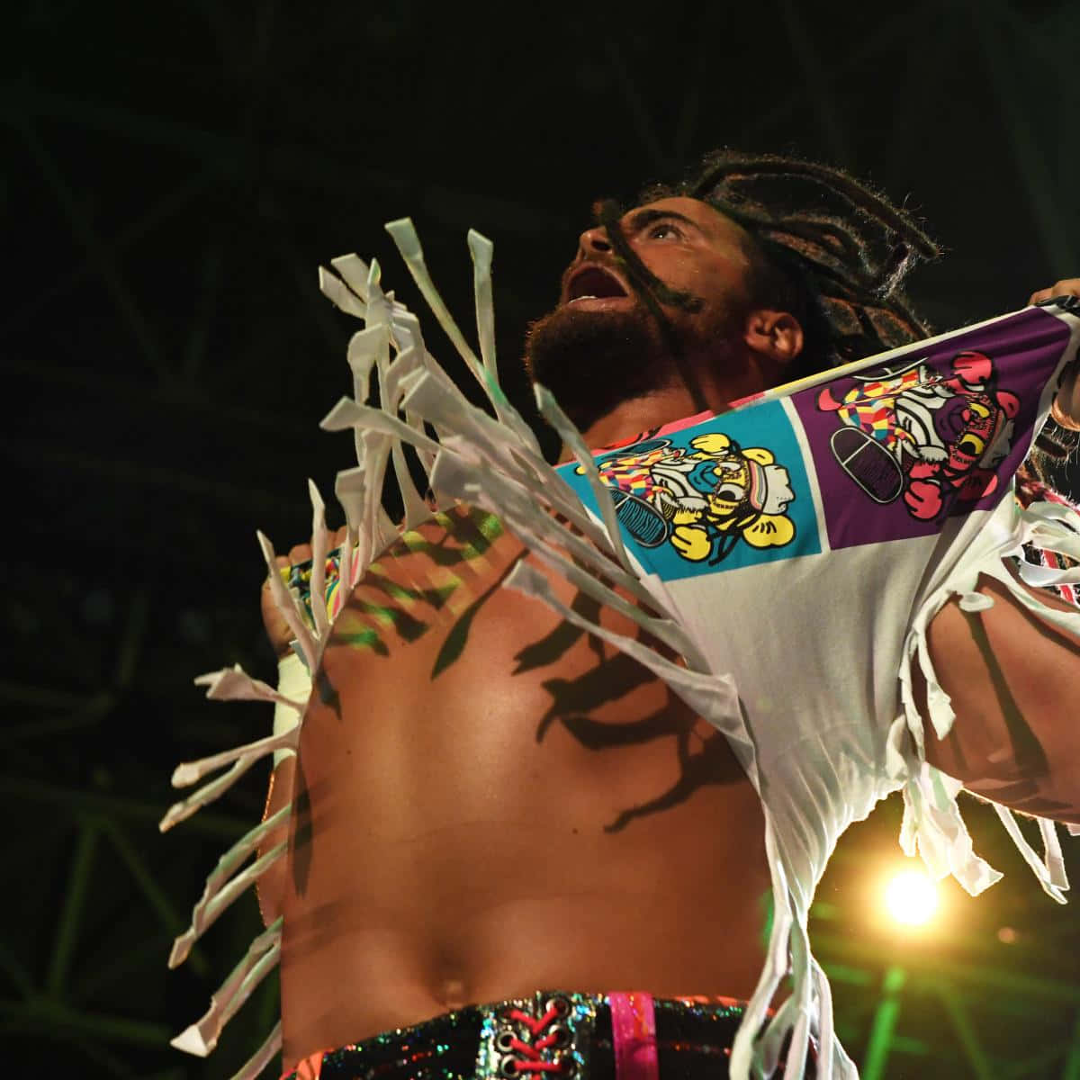 Juice Robinson Holding Attire Wallpaper