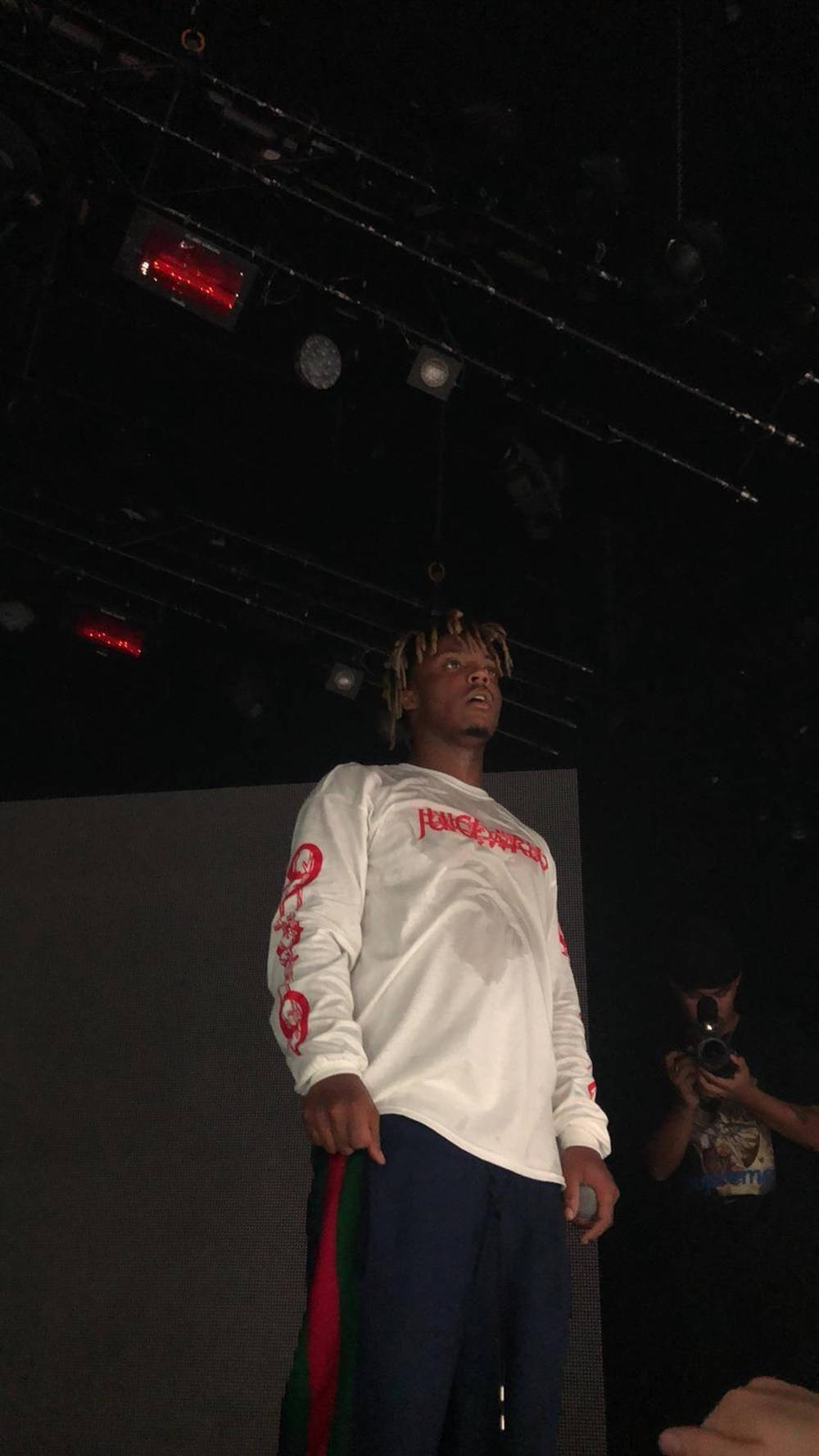 Juice Wrld Aesthetic On Stage Wallpaper