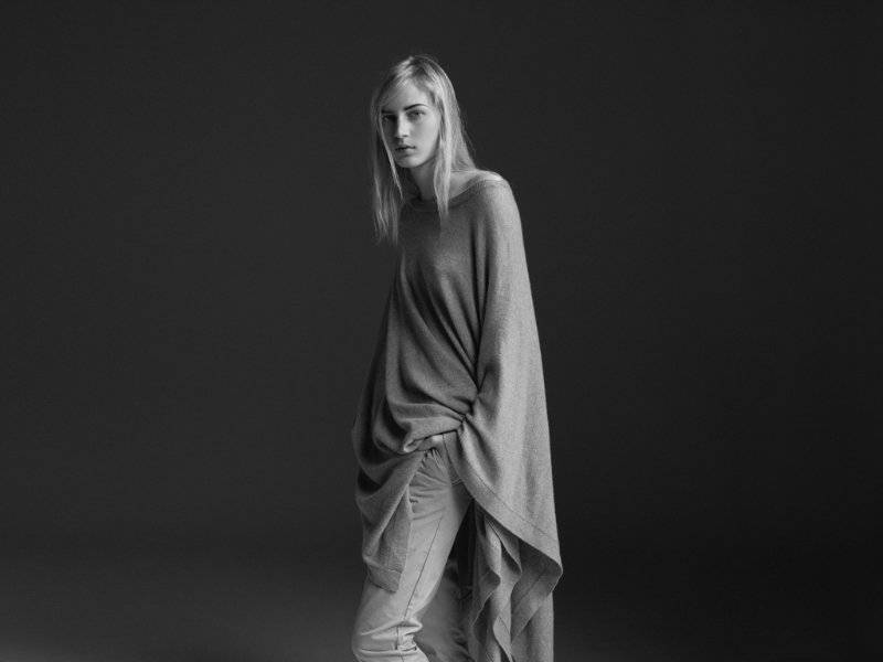 Julia Nobis Grayscale Wallpaper