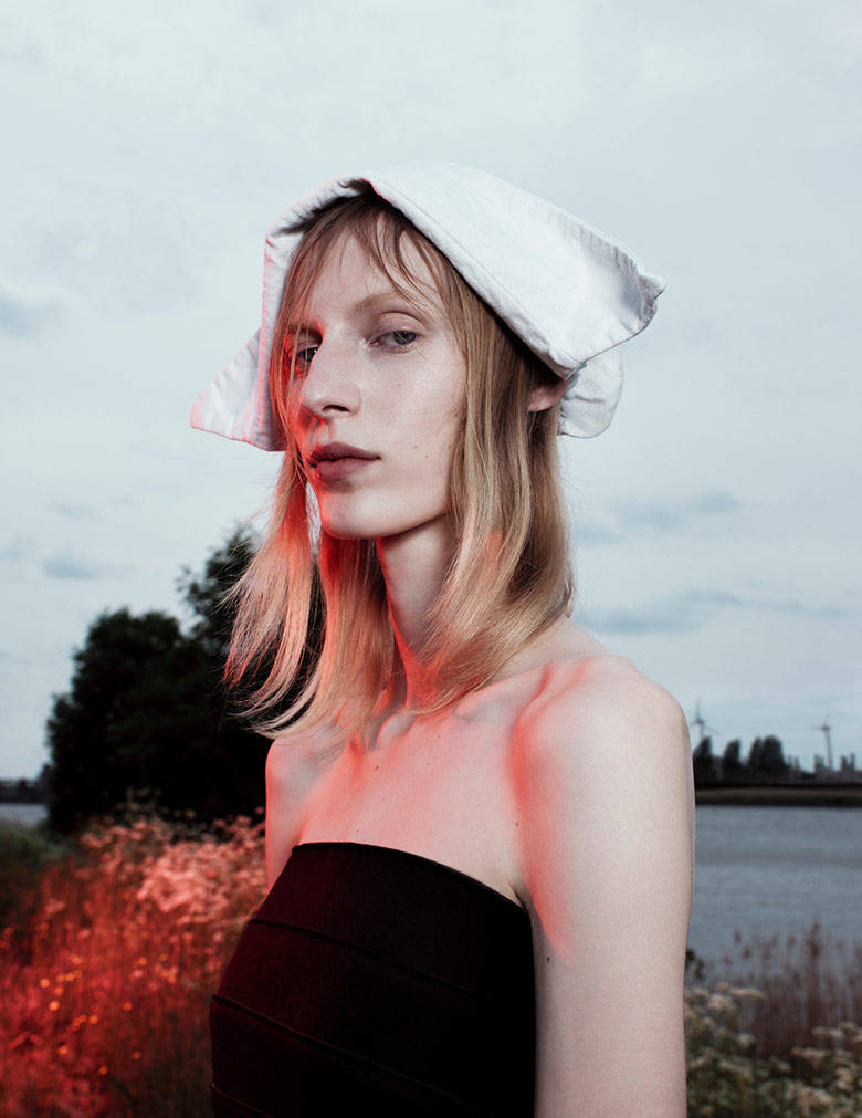 Julia Nobis Portrait Wallpaper