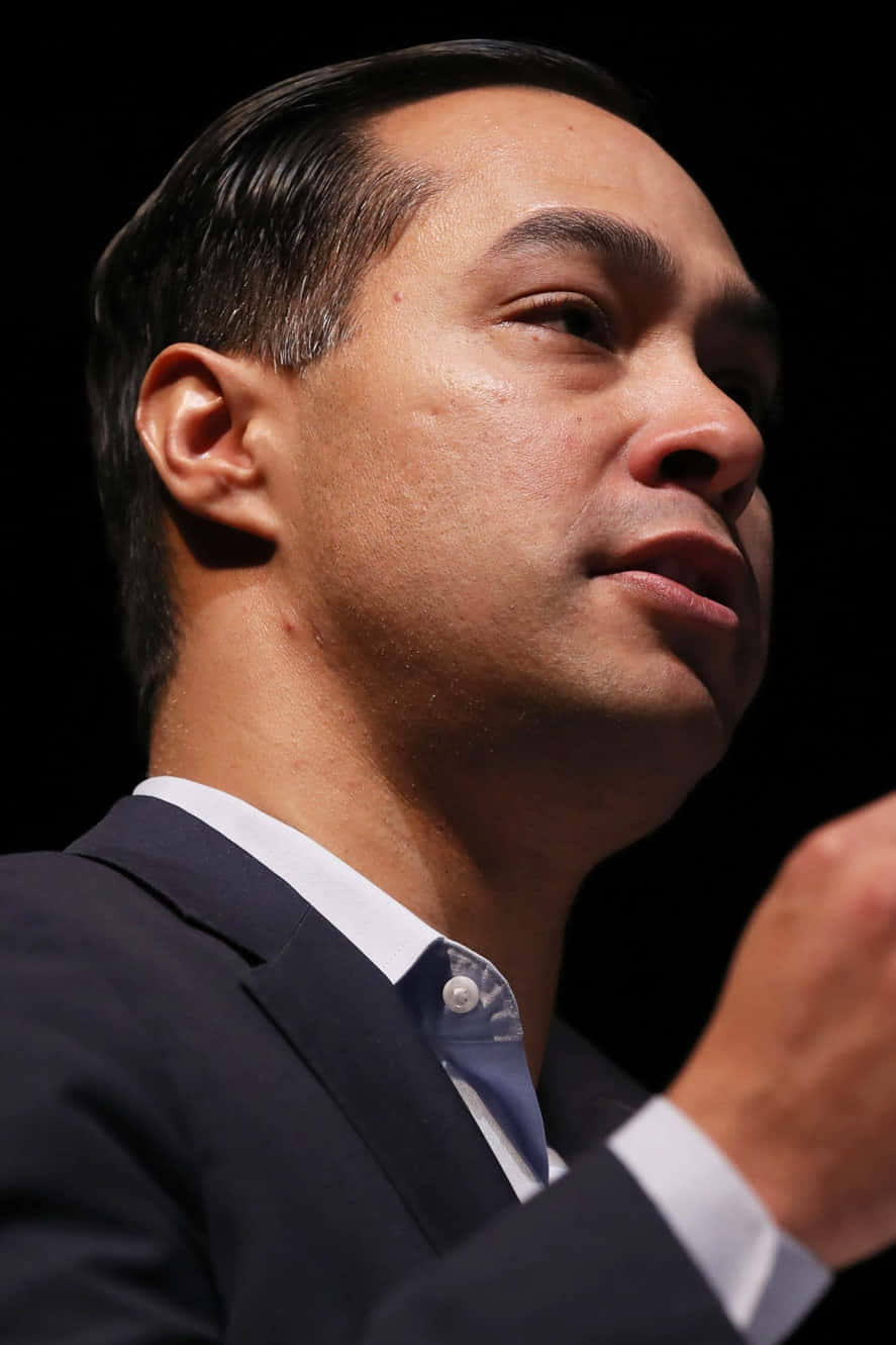 Julian Castro - Close-up Side Profile Wallpaper