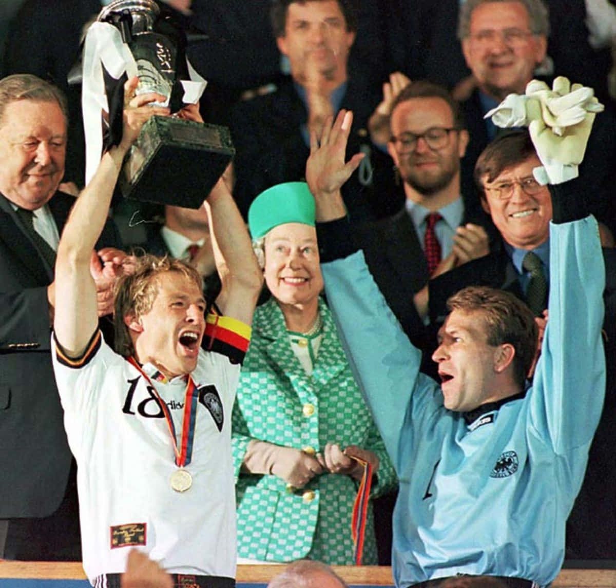 Jurgen Klinsmann Queen Elizabeth Ii Wallpaper