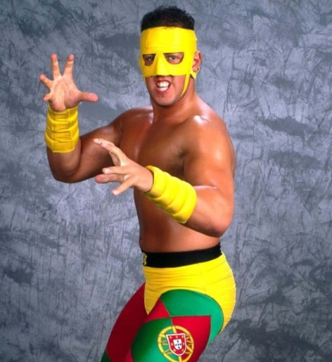 Justin Credible Yellow Posing Wallpaper