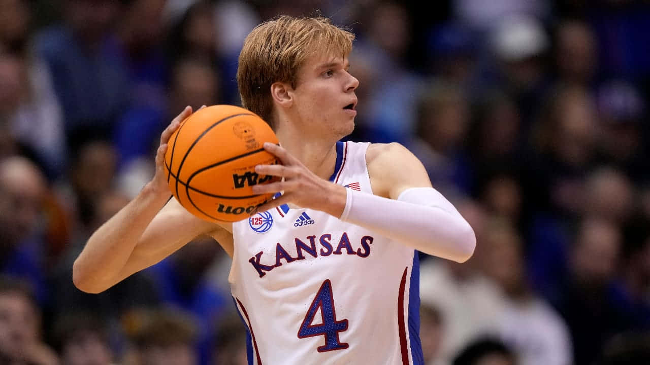 Kansas Basketball Player Number4 Wallpaper