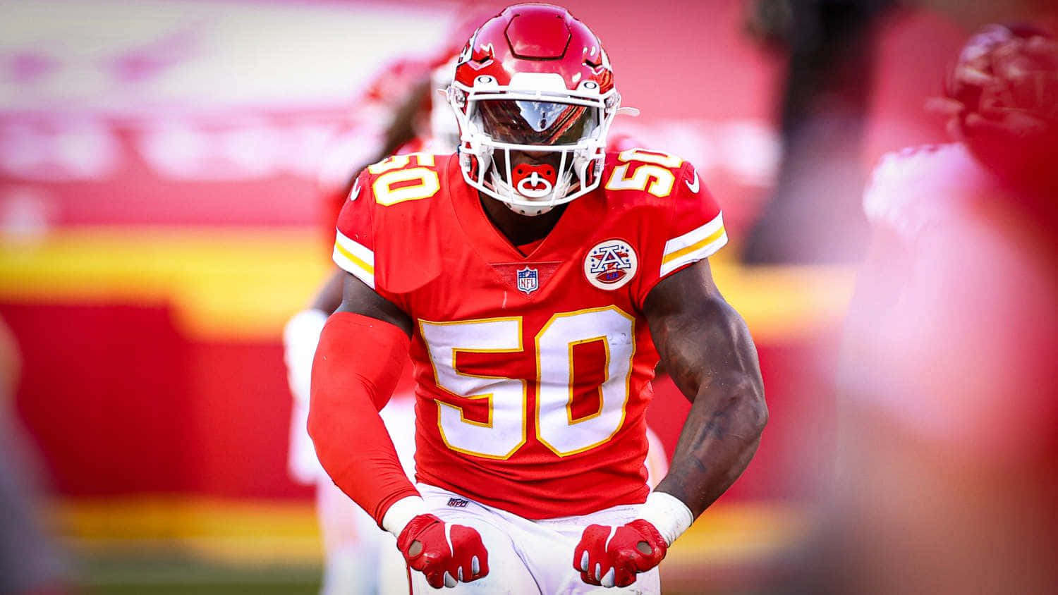 Kansas City Chiefs Linebacker Willie Gay50 On Field Wallpaper