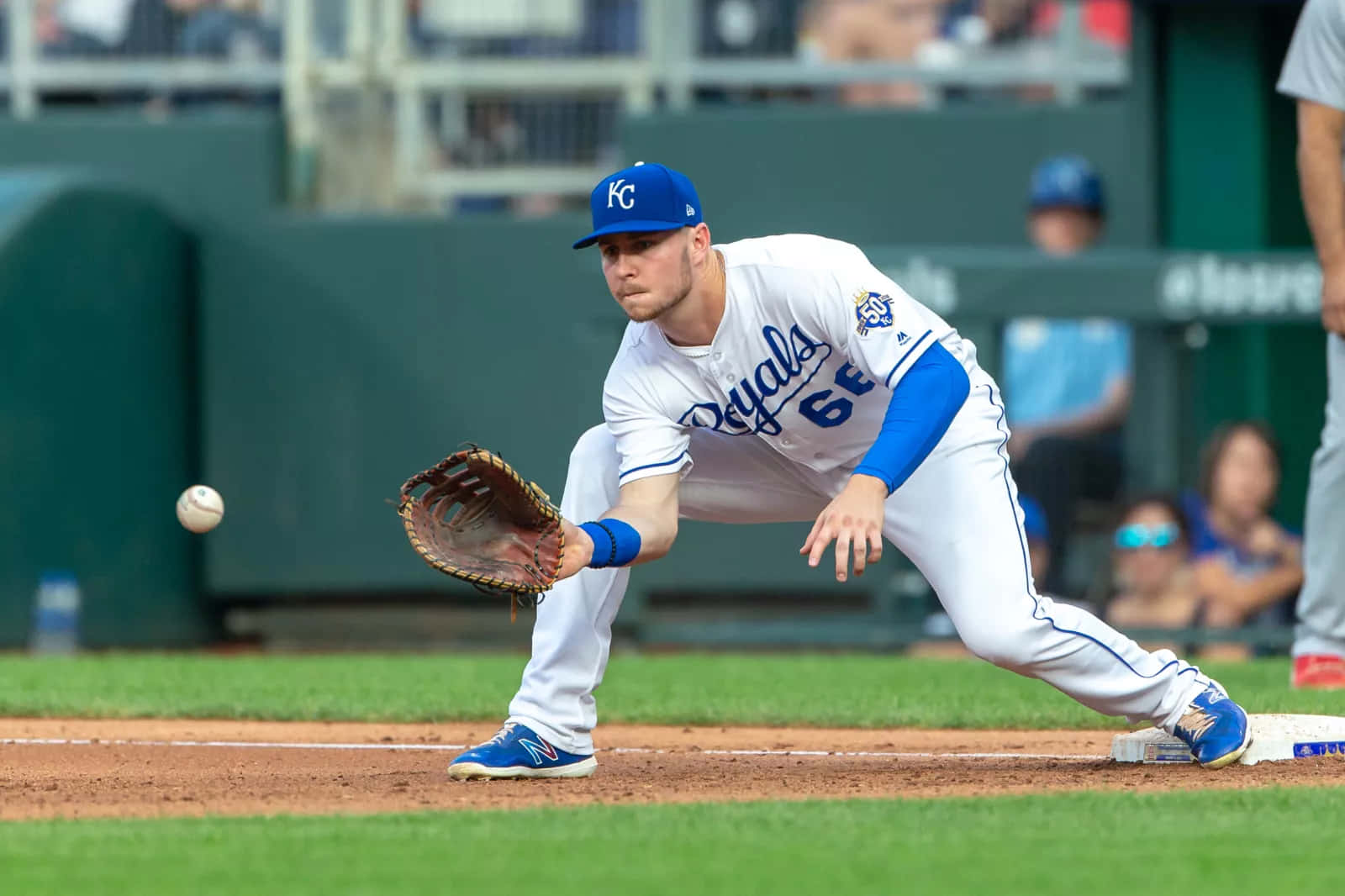 Kansas City Royals First Baseman Fielding Wallpaper